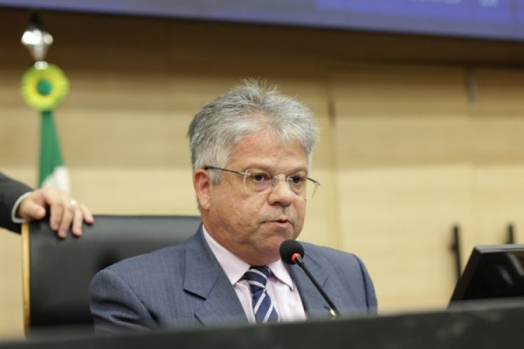 Gustavo Neiva, Warton Lacerda e Vanessa Tapety prestam homenagens
