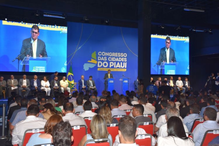 O especialista em Cidades Inteligentes, Aluysio Fonseca, proferiu a palestra de abertura