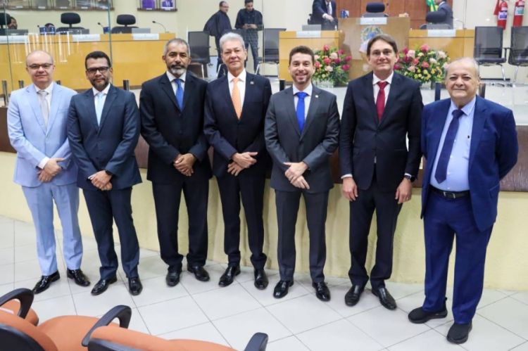 Silvio Mendes participou da posse dos novos juízes