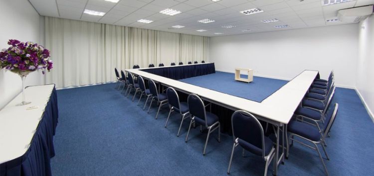 Atendimento em salas de locação para reuniões, palestras, cursos, treinamentos