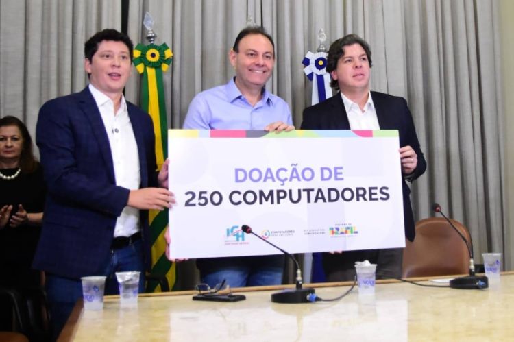 Essa ação reforça ainda mais o compromisso da Prefeitura de Teresina, liderada pelo prefeito Silvio Mendes, em promover a digitalização