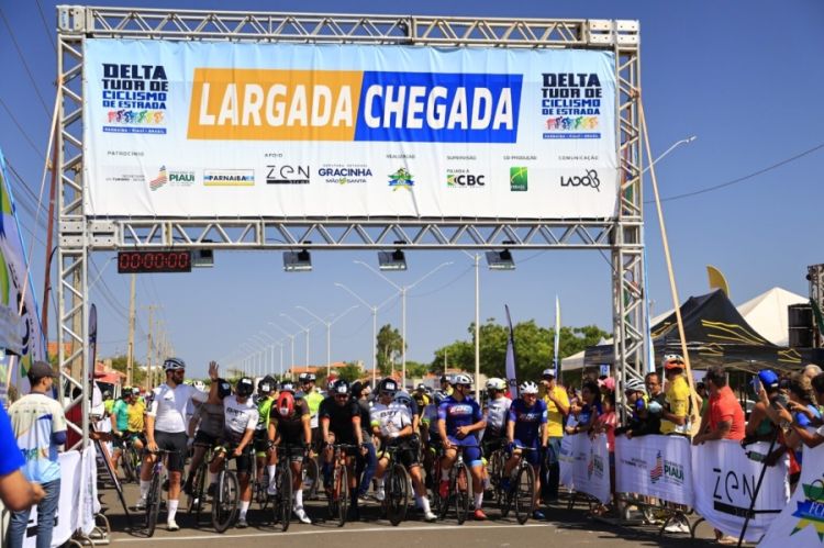 Compromisso de apoiar a juventude e fortalecer iniciativas que integrem esporte e comunidade