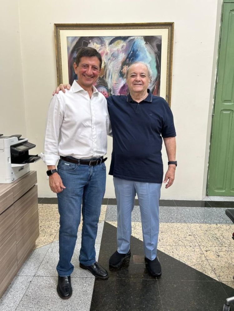 SÁVIO NORMANDO (no clic com o prefeito Sílvio Mendes): adeus à pasta da SEMDEC