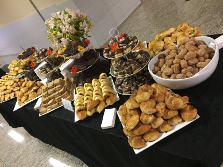 Serviço de Coffee-Break com itens variados, para cursos e eventos extras