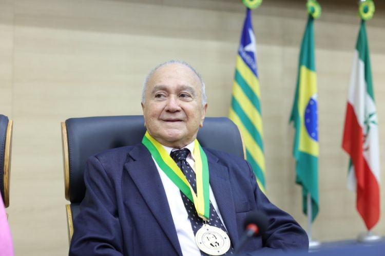 O homenageado relatou sua trajetória, desde a infância, estudos e carreira em diversas cidades
