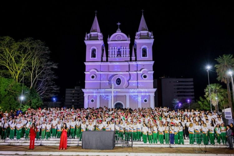 O projeto tem como proposta aproximar a arte do ambiente escolar