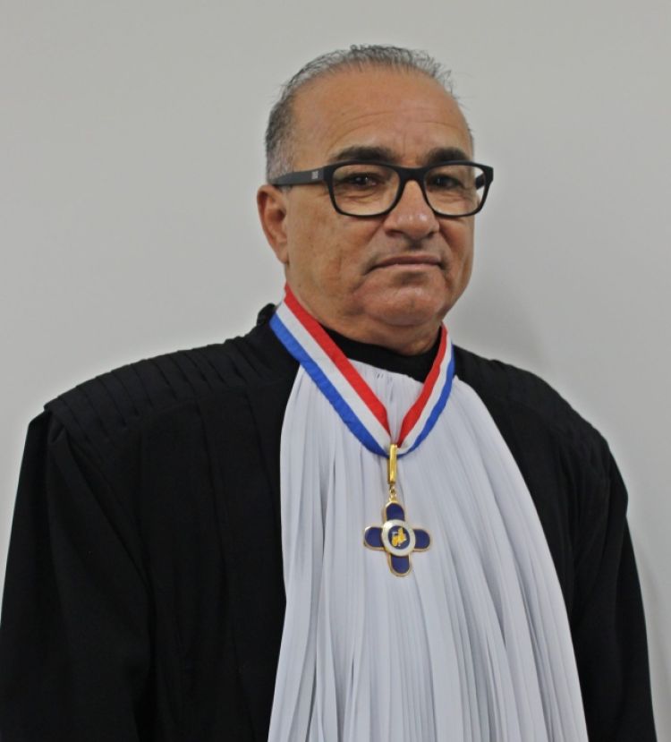 Desembargador Aderson Nogueira ocupa cargo de governador