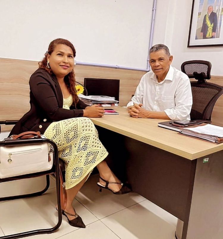 Joseane Borges e Secretário da SASC João de Deus