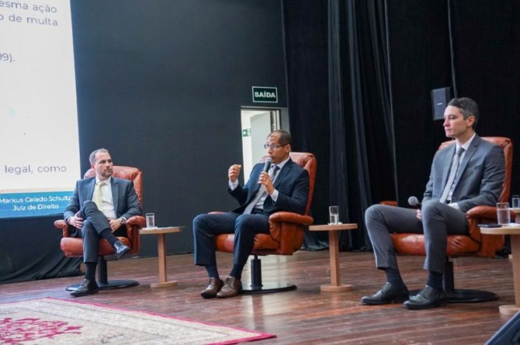 Foram discutidos, Direito Penal e Processual Penal, Direito Civil e Processual Civil e Fazenda Pública