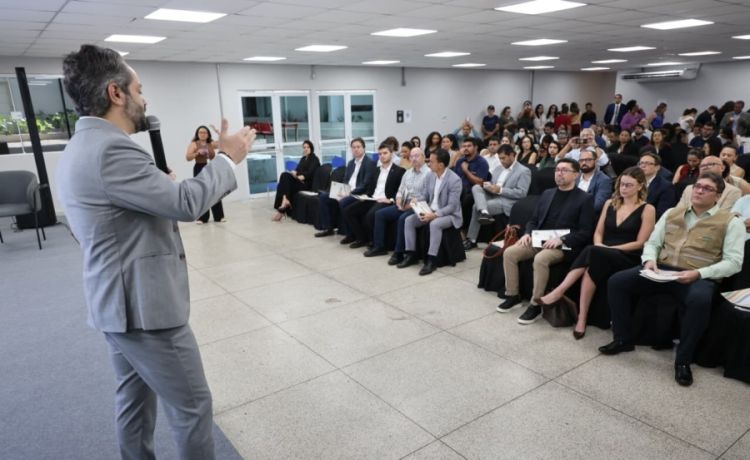 Marcelo Nolleto: explicações e orientações na reunião