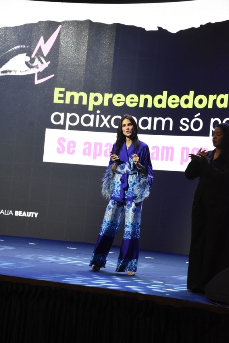 PALESTRAS na Arena do Conhecimento na Feira do Empreendedor, com Natalia Beauty (foto) e Marcos Troyjo, convidados