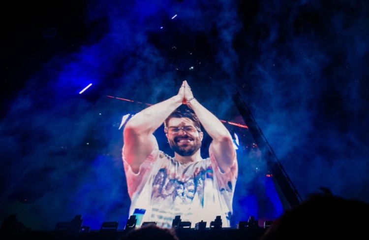 A apresentação gratuita impulsionou o turismo e aqueceu setores como hotelaria, transporte, bares, restaurantes e comércio