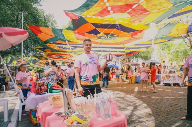 Feira na Praça Pedro II aos domingos já é tradição