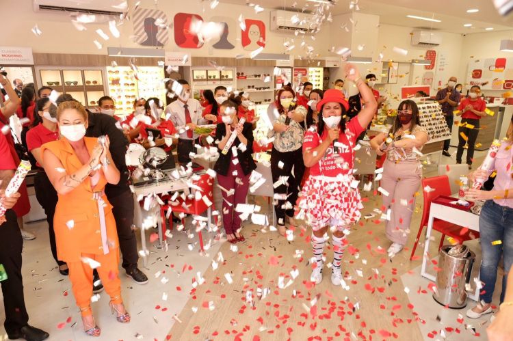 Festa no centro de Teresina com abertura de mais uma loja Ótica Diniz