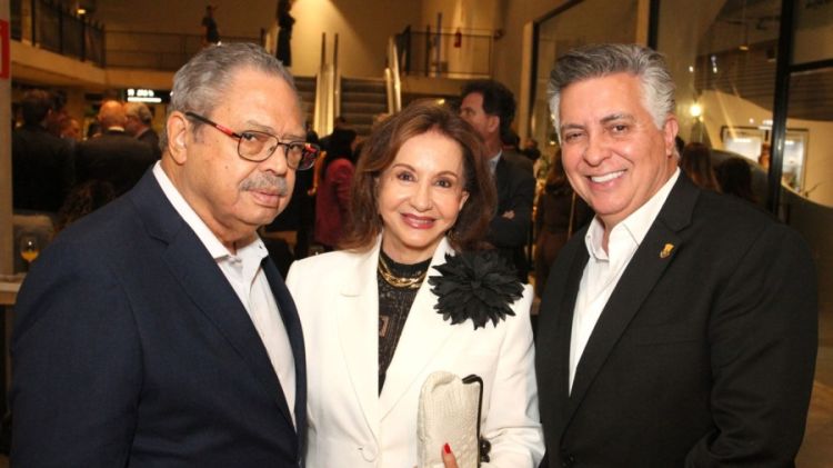 Recente evento em Belo Horizonte: jornalista Paulo Cesar de Oliveira - PCO e sua esposa Maria Inez Narciso de Oliveira com o prefeito de BH Álvaro Damião