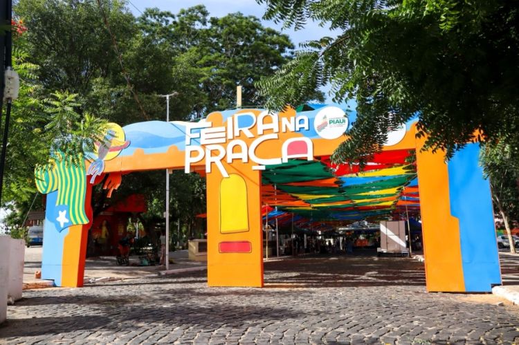 Na Praça Pedro II: shows,  arte, cultura,  gastronomia 