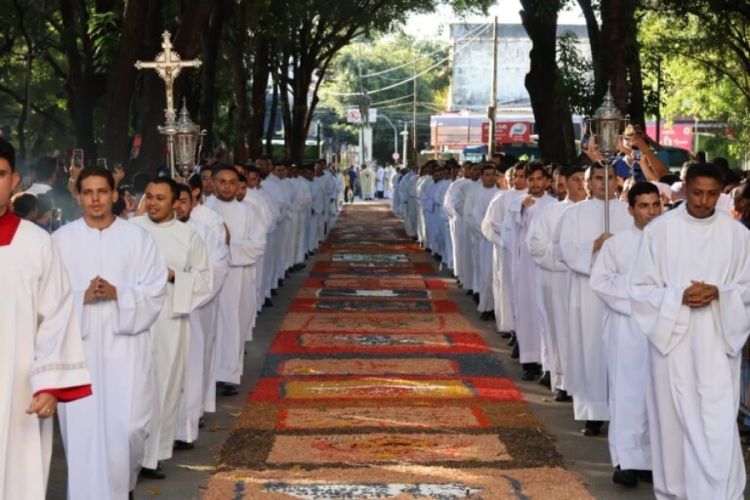 Os tradicionais tapetes de Corpus Christi voltarão a colorir as ruas do Centro de Teresina