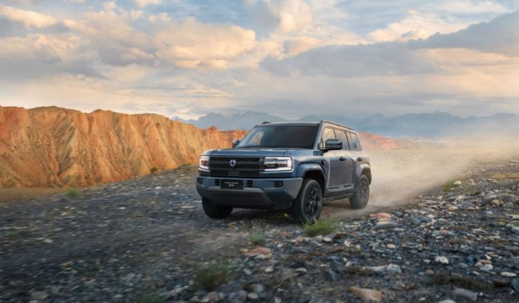 Um dos principais diferenciais do DENZA B5 é o sistema de tração integral permanente 4x4