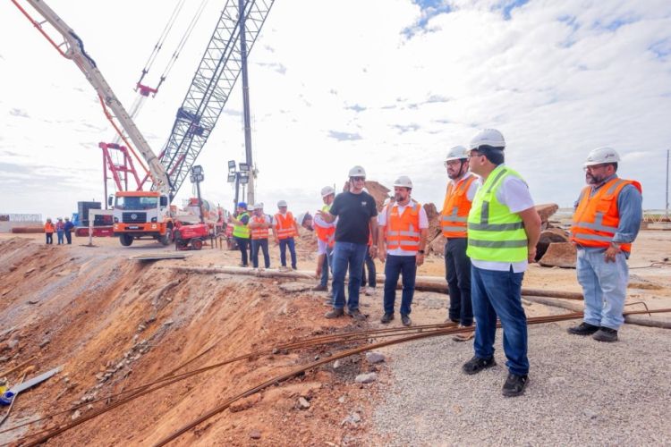  Governador conferiu a evolução das obras da plataforma de operação
