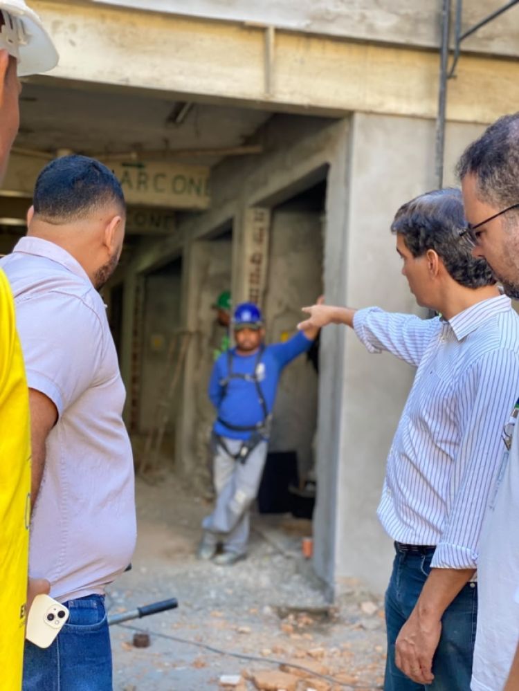 Equipe técnica percorreu os espaços em obras