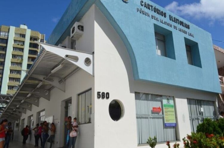 Outras informações podem ser obtidas na zona eleitoral em que fizerem o pedido de habilitação para o voto em trânsito.