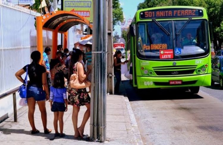 TRANSPORTE PÚBLICO:  um dos principais problemas enfrentados pela população