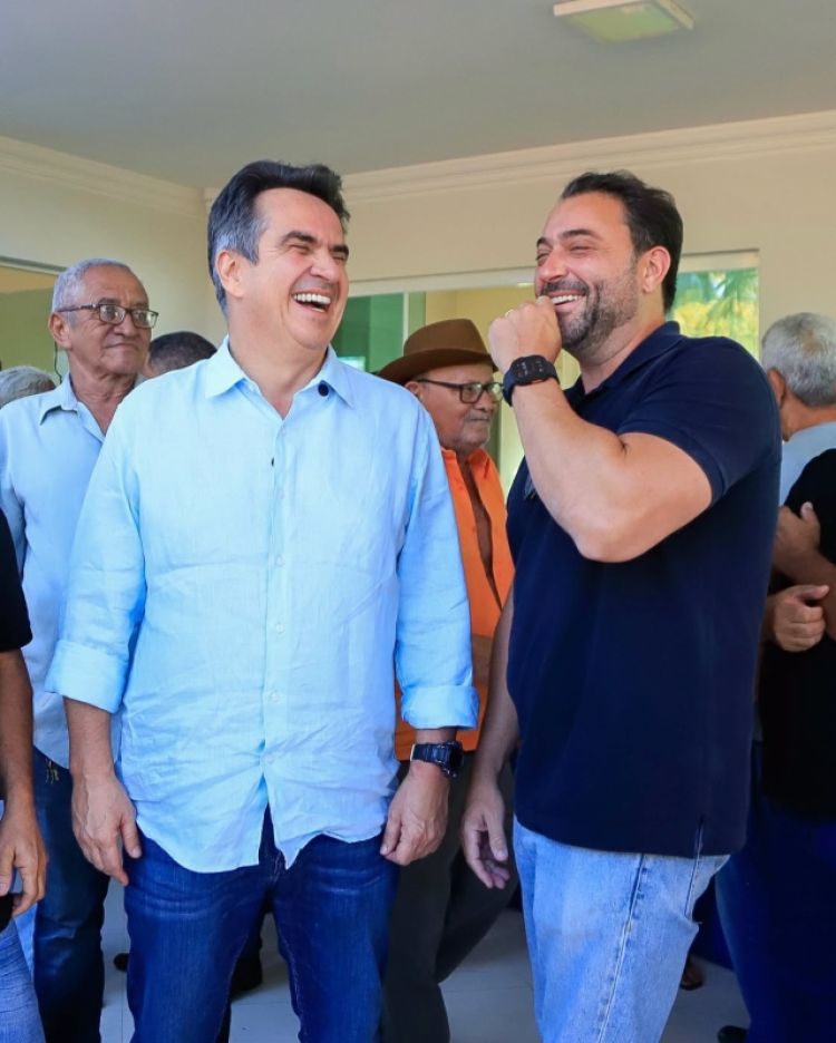 Ciro Nogueira à esq. com Atila Filho (candidato à reeleição para deputado federal)