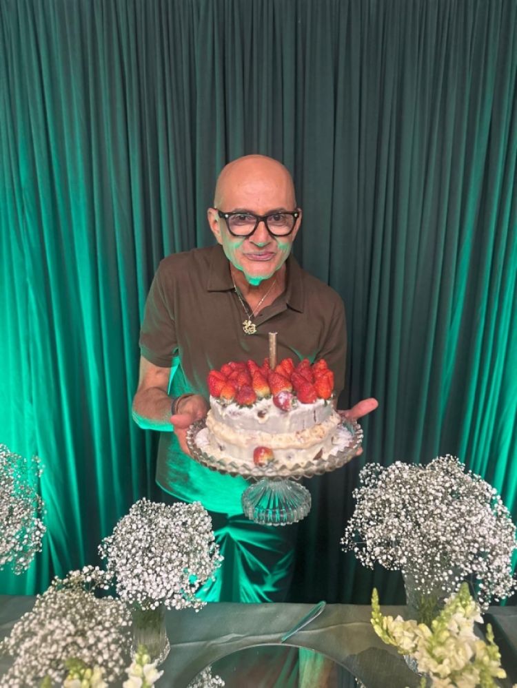 Feliz aniversário César Macedo 