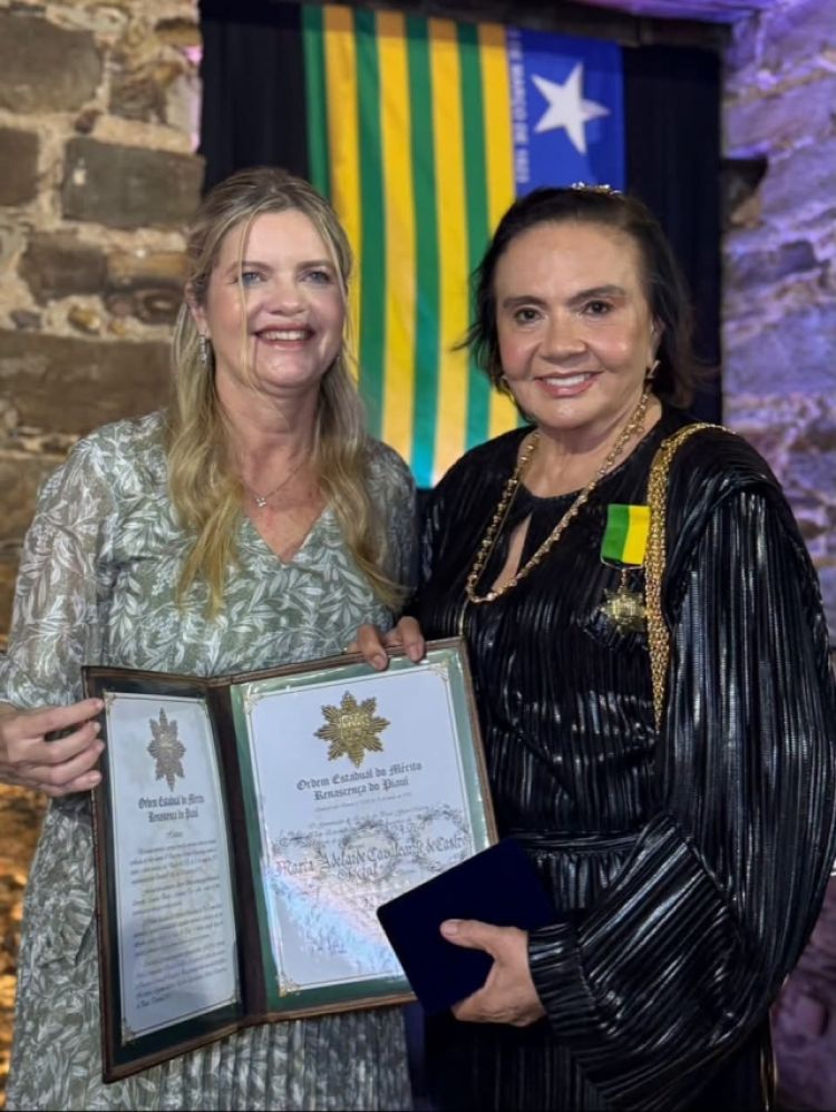 Gracinha Mão Santa e Adelaide Cavalcante Castro 