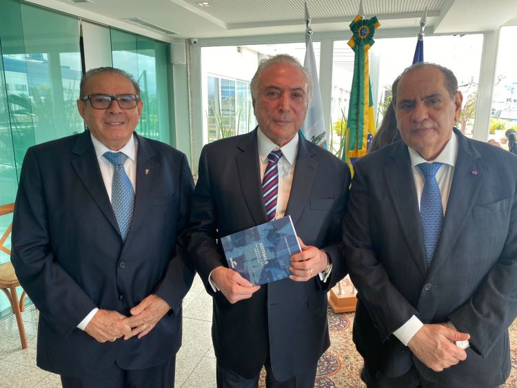 Valdeci Cavalcante participa de almoço com Michel Temer na CNC
