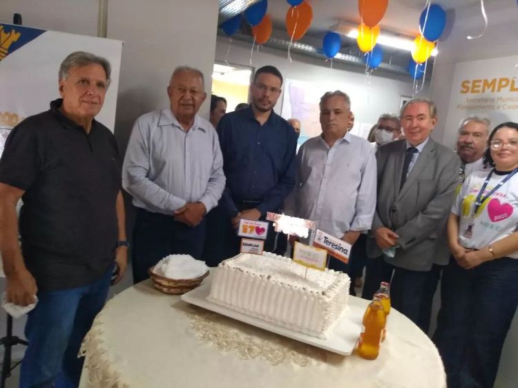 Momento da confraternização. Foto: Fábio Teles