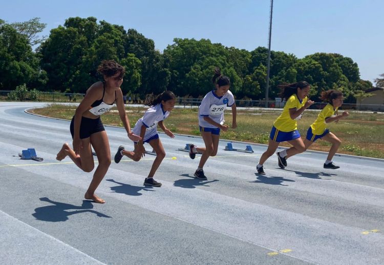 Participaram das provas de atletismo 70 meninos e meninas na categoria Infantil e 35 alunos na Infanto