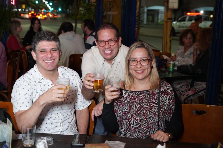 Brinde de Fred Pontes (ao centro) - colaborador do nosso site, no Rio