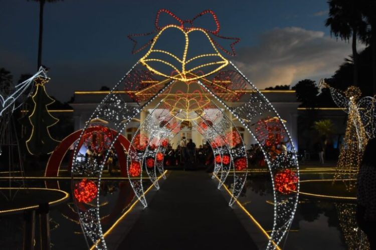Natal nos jardins do Palácio de Karnak e no adro da Igreja Sã Benedito
