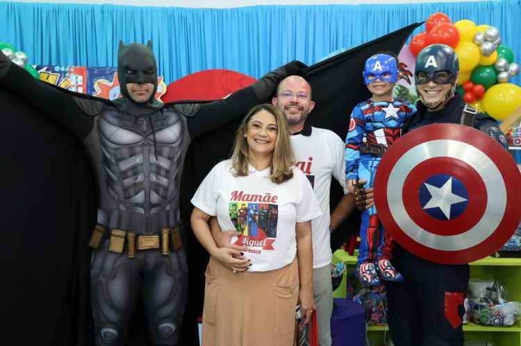 Adriana Sá e Abdon Gomide, em dia de celebração