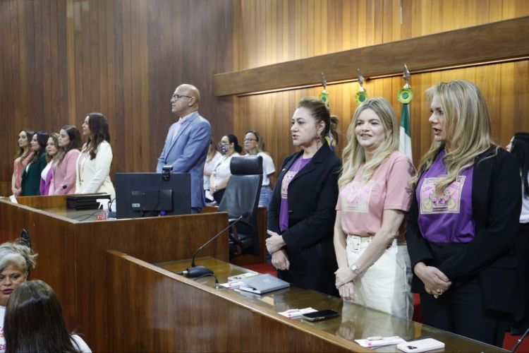 Sessão Especial às Mulheres