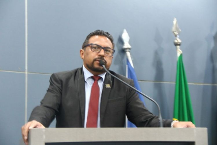 Vereador João Pereira cobra da PMT drenagem para evitar alagamentos Vereador João Pereira cobra da PMT drenagem para evitar alagamentos